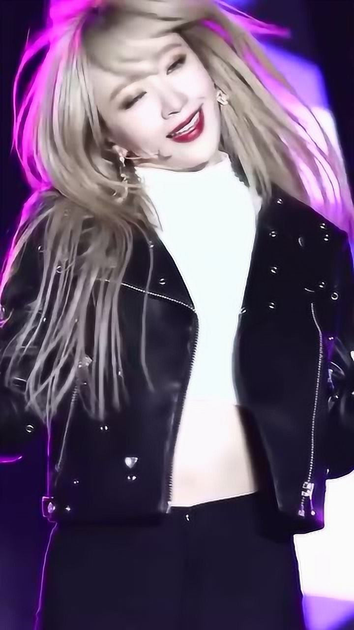 安孝真这身材得让多少女人嫉妒啊我的肉都长错地方了