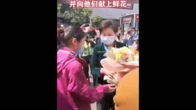 女护士解除隔离,喊出“市长妈妈” ,原因令人泪目