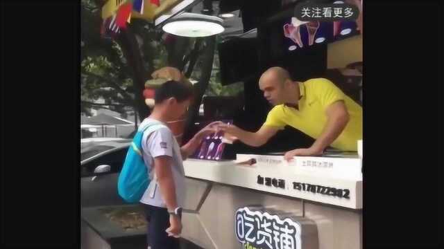 熊孩子说:我叫你皮!我叫你皮!