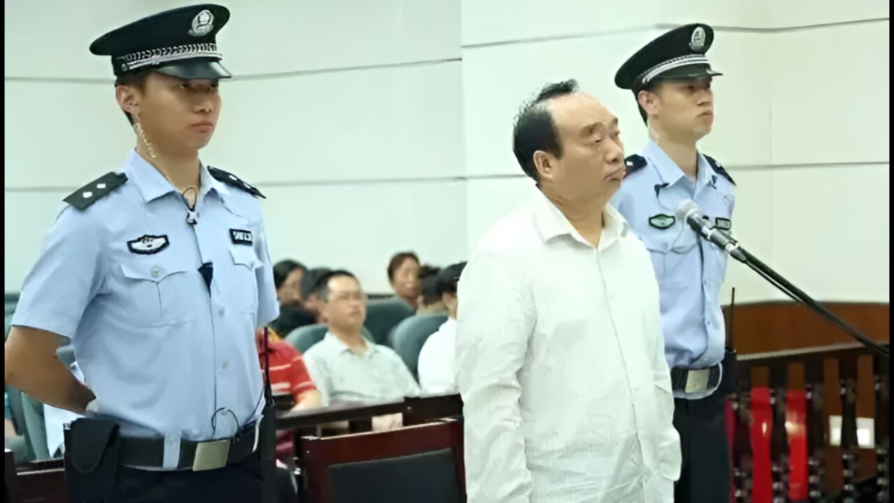 雷政富出狱,网友质疑:“赃款未退清为何能减刑?”