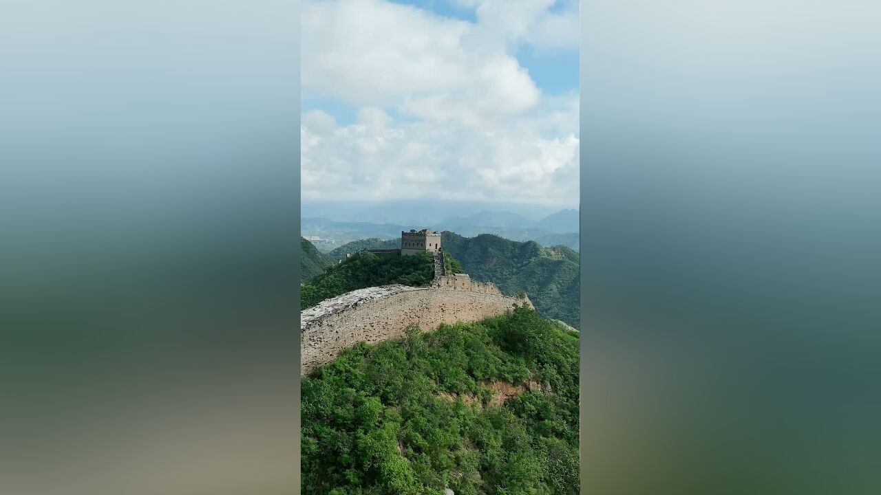 秋天的金山岭长城即将到来,你准备好了吗? 这是金山岭长城的四季,季季如诗如画,倘若错过一季,只能再等一年