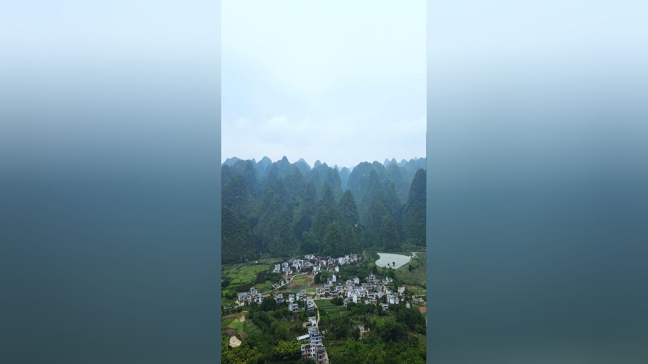 自然奇观万峰林,大自然的神笔之作,明代旅行家徐霞客游历至此曾写下了“天下山峰何其多,唯有此处峰成林”的诗句