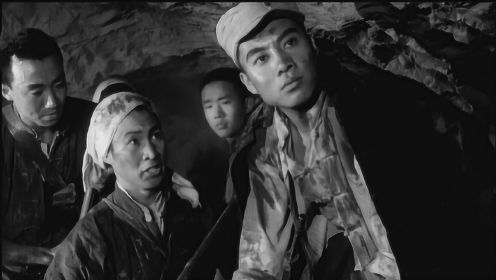 红色老电影《地道战》速看，军民同心挖地道，消灭侵略的日本鬼子