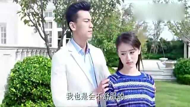 《白衣校花与大长腿》:会长霸道无止境,校花的心里美滋滋的!