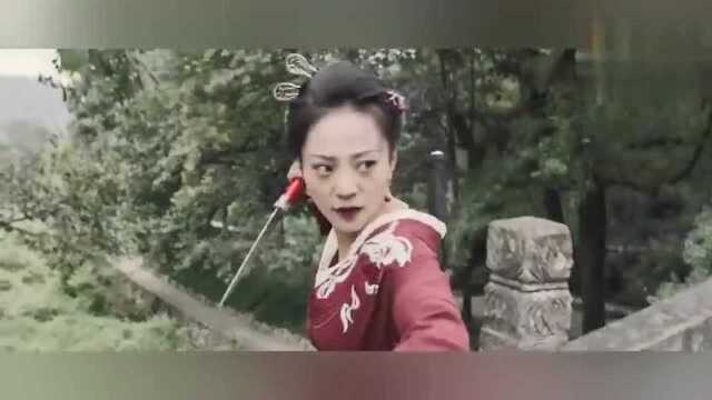 红衣女子大战妖姬,殊不知妖姬竟是高手,异于常人,看着真过瘾