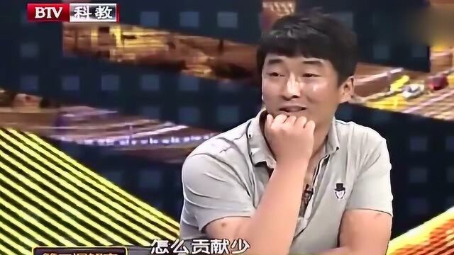 儿子每月给家里一半的工资,父亲竟不满足,父亲别人都全交