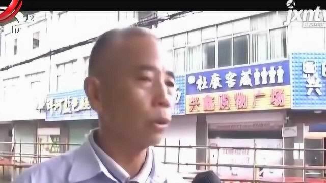 【防汛抗洪一线】九江都昌:春桥集镇积水严重 十字街头架起百米“连心桥”