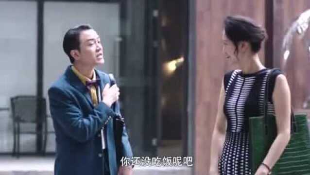 东方柏阴阳怪气的在公司唱戏,结果被女助理听见了,他的反应太逗了