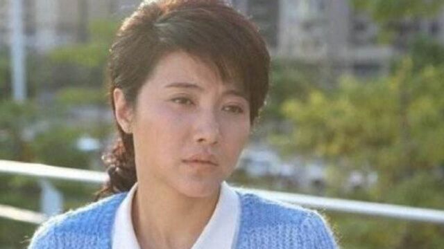 她先后8次获影后殊荣,倪萍称赞她是最牛女演员,如今复出无戏可拍