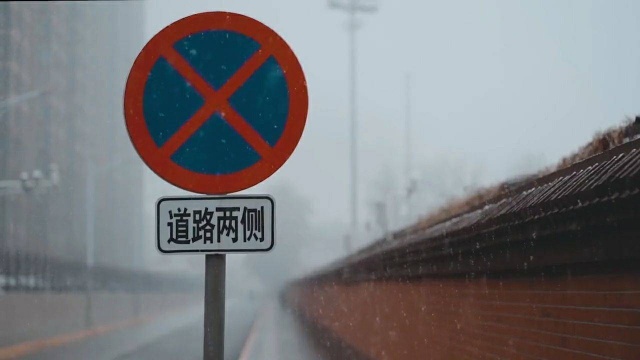 下雪了有没有好点文案借我发朋友圈比心