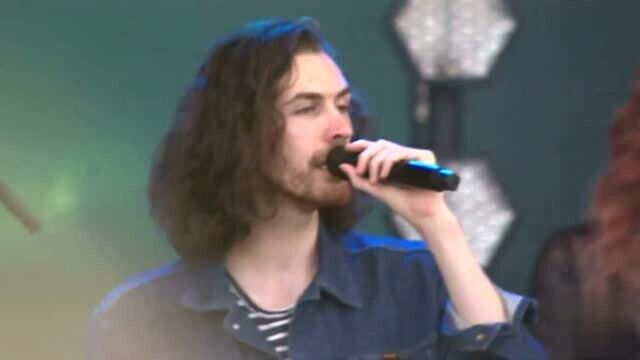 Hozier《Take Me to Church》Live,当之无愧的现世经典,每一句歌词都流进了心房~