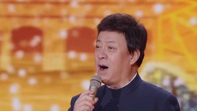 黄勇演唱《中国红》,歌声嘹亮响彻大地,太动听了