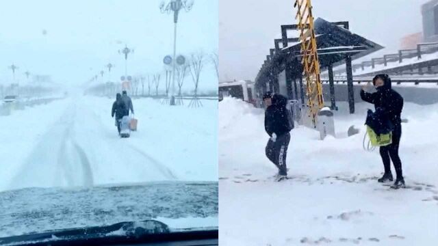 阜新暴雪小伙免费搭载市民出行:大概帮助了有20多个人