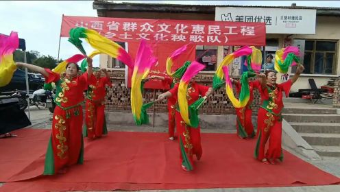 2、舞蹈《红红火火》沁源乡土文化秧歌队“2022金秋演唱会”