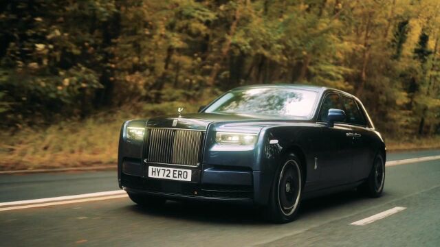 RollsRoyce Phantom Series II  Autumnal Drive