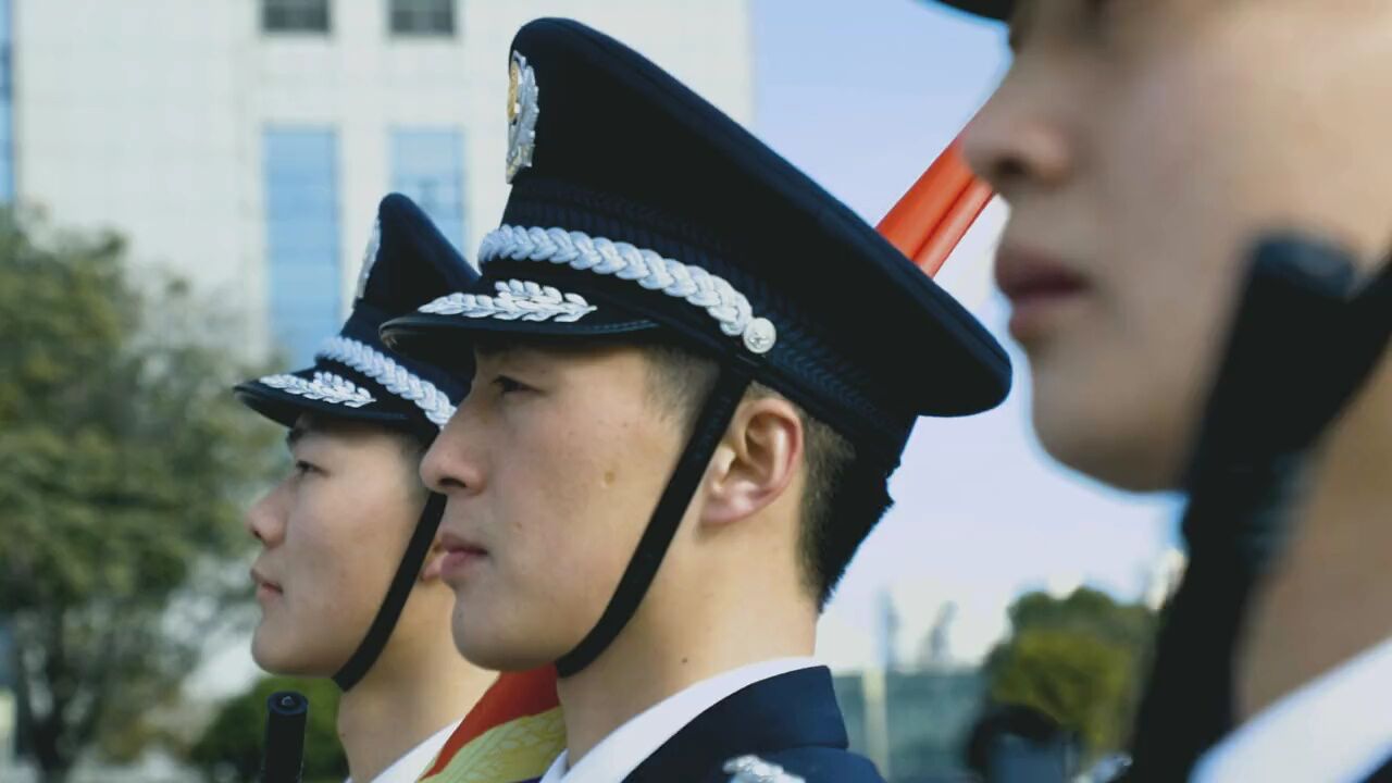 热烈庆祝第三个中国人民警察节,向所有平安守护者致敬!