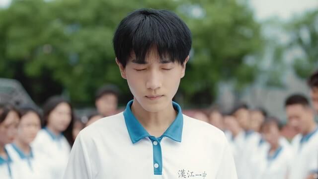 #夏日不宜入爱河 新剧开播!重返2008,学霸少女天才编程双向救赎!#王钧浩 #白昕怡 #夏日不宜入爱河开播