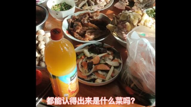 20几岁女大学生毕业操办除夕年夜饭是什么体验