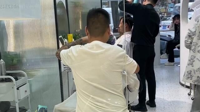 #同城美业热榜 #男士理发馆barbershop #网红理发店打卡视频