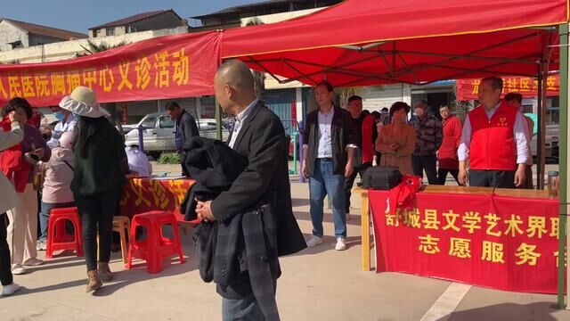 学习宣传二十大大,砥砺奋进新征程,龙津桥社区学雷锋志愿服务活动昨天举行.2023年3月11号