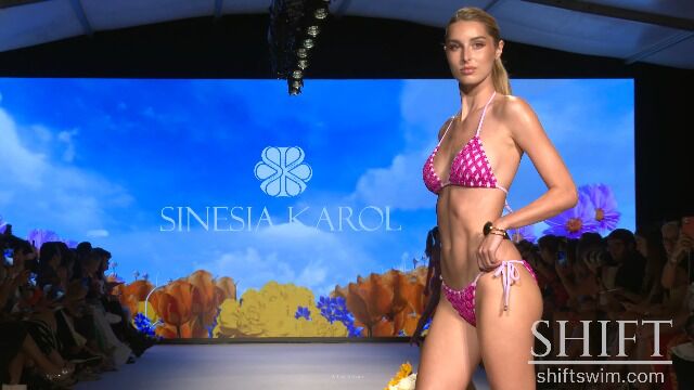 SINESIA KAROL BIKINI 比基尼