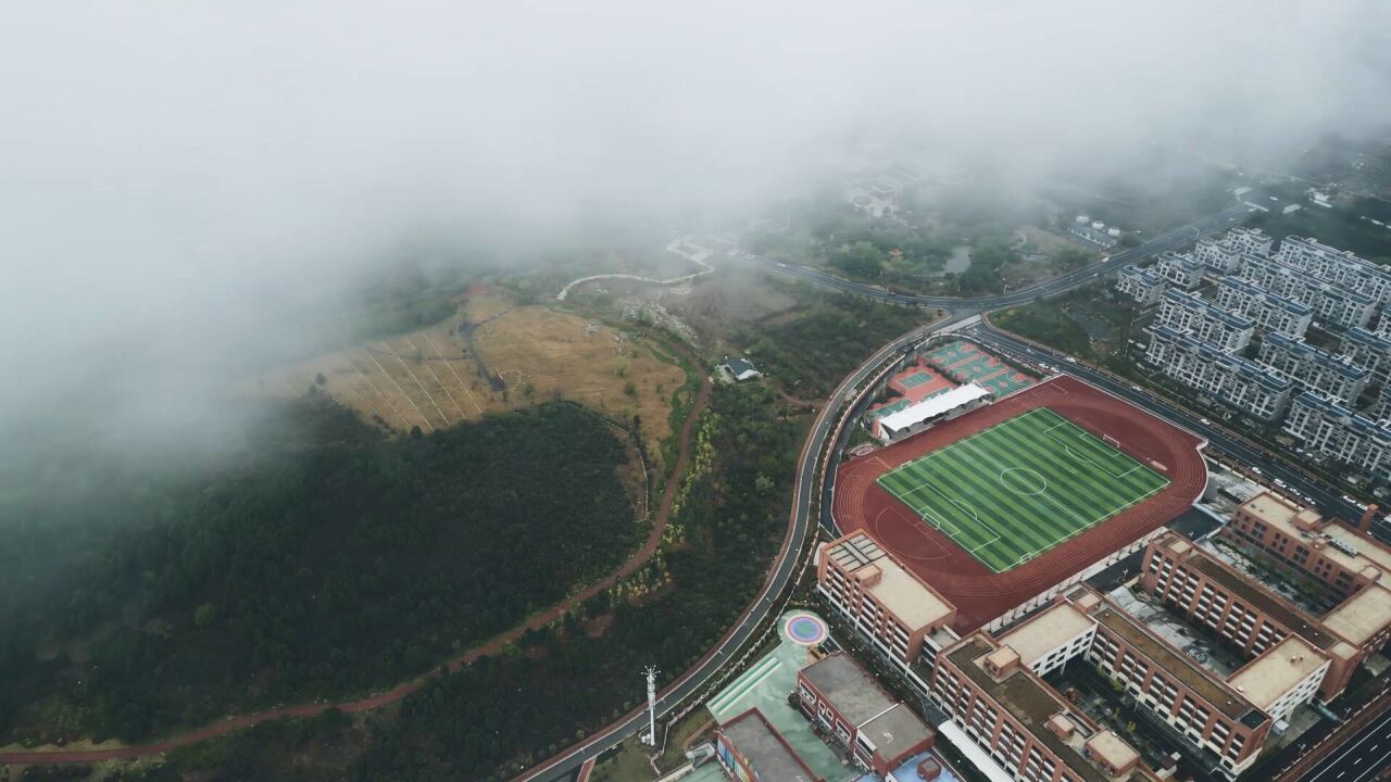 如梦似幻!雨后枣庄现平流雾景观 云海涌动美若仙境