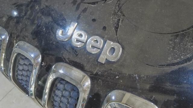 小眯眼的自由光,发动机实在不省心! #JEEP自由光 #汽车知识分享 #发动机