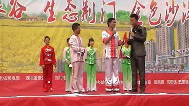 2012曾集镇表演唱《逛花节》油菜花节展演(粮管所舞台)