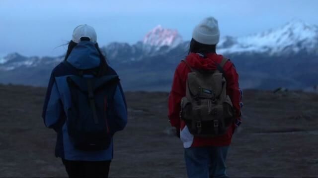 这里是川西格底拉姆天空之城 找不到答案的时候就来这里看一次日落吧#川西美景 #318川藏线 #日照金山