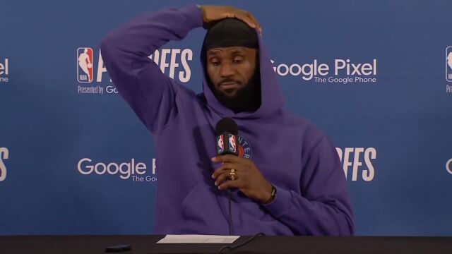 詹姆斯谈入选最佳阵容：这么大年纪仍被视作最出色之一 感觉超酷