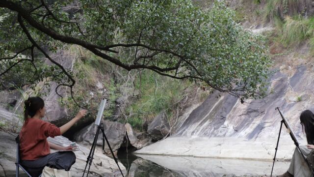 中外艺术家在李白名篇《望庐山瀑布》所在地——秀峰写生创作