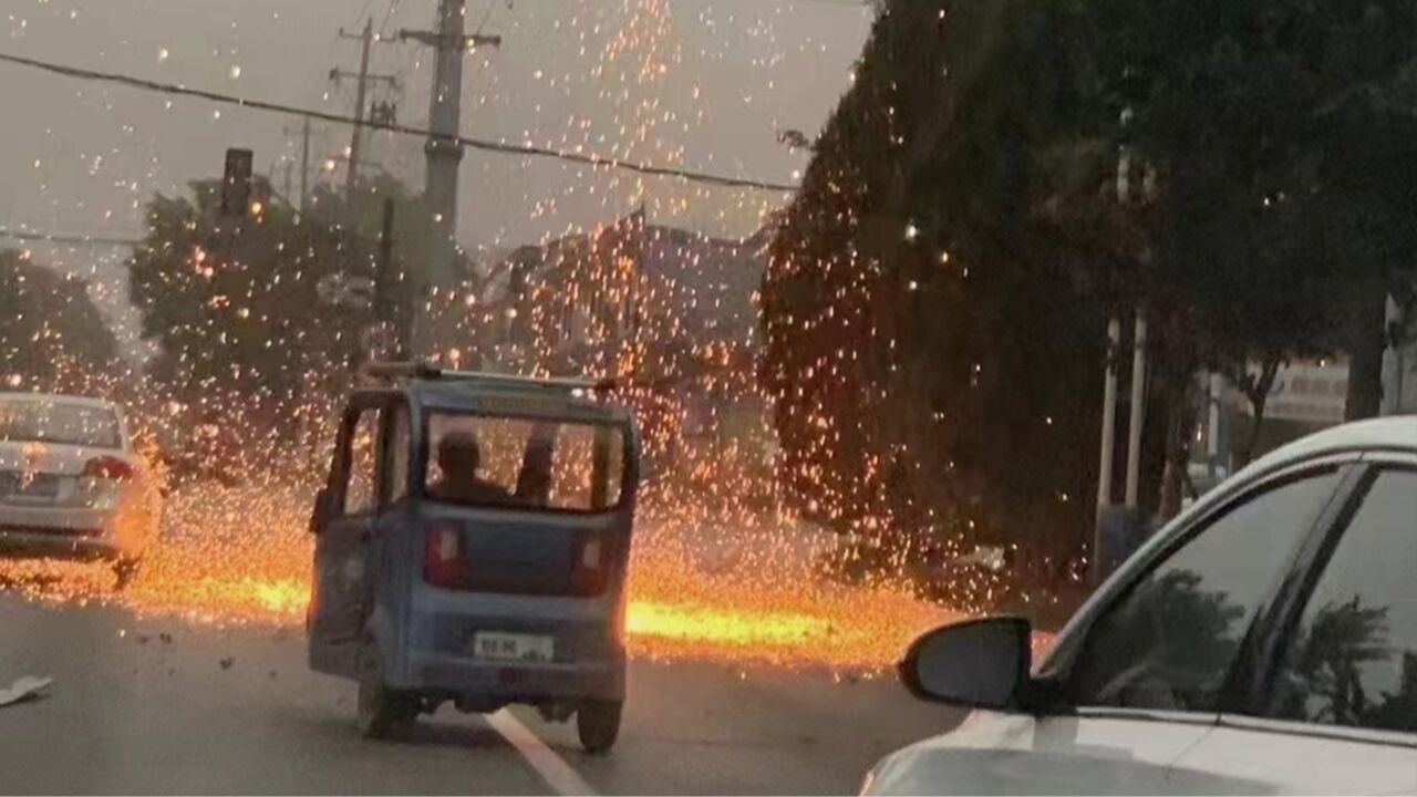 石家庄大风来袭变压器爆出火花串:星火四射很吓人,多地停电