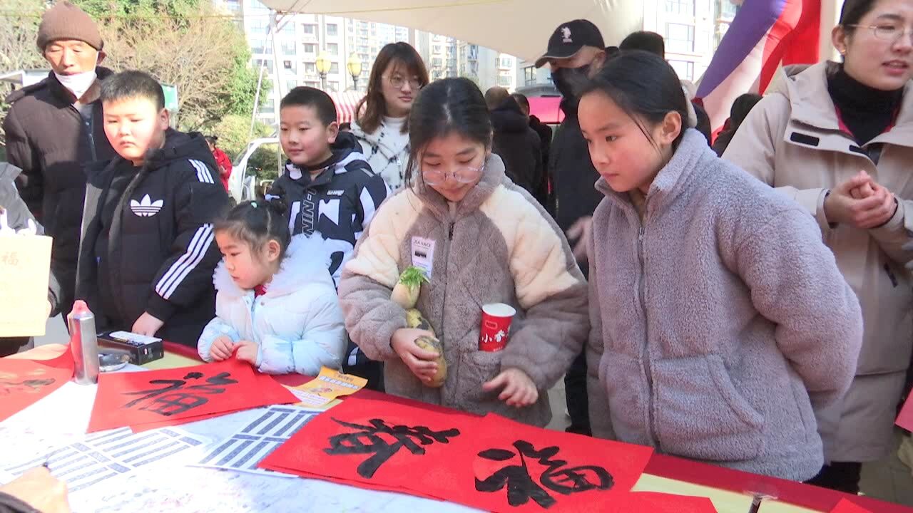 春送福进小区 暖心服务零距离