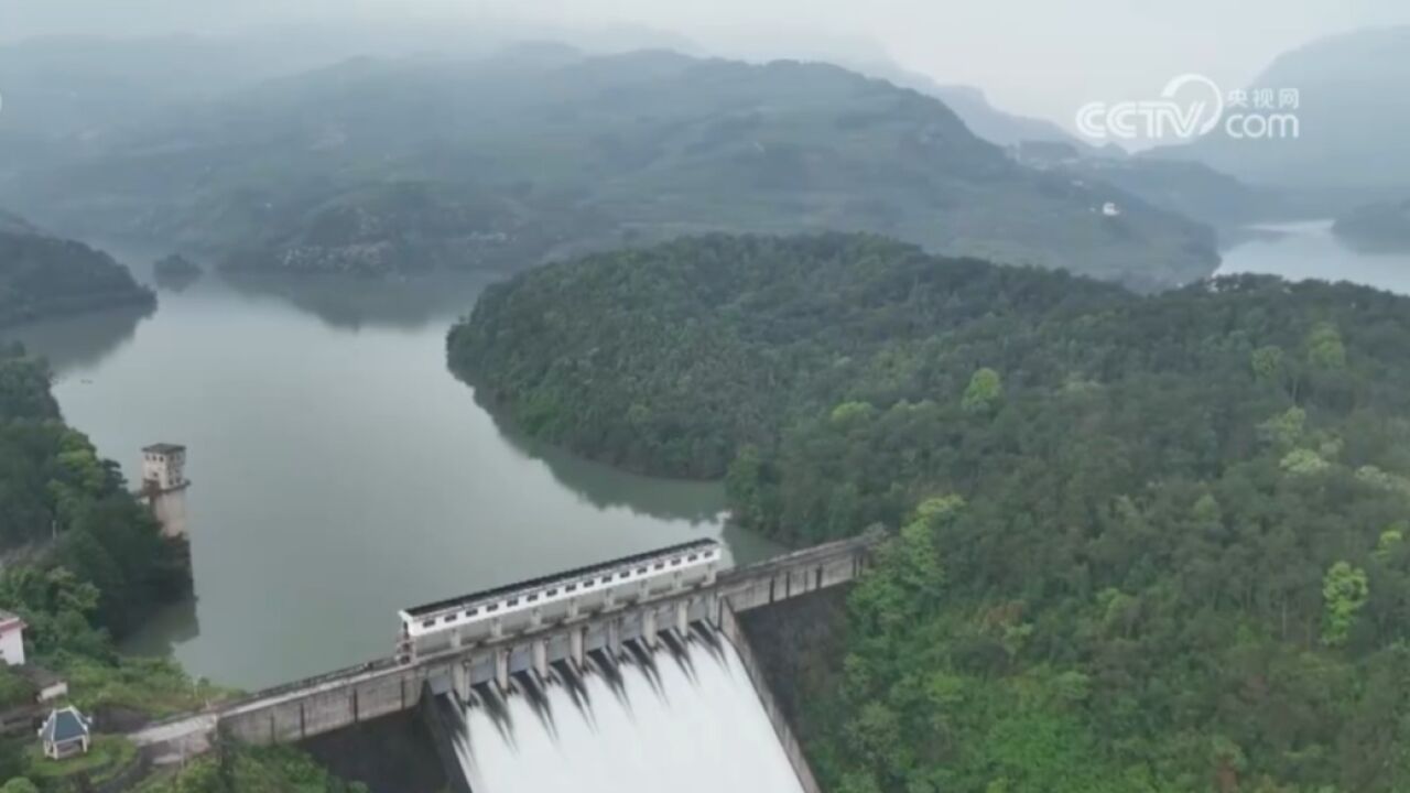 广西恭城:峻山水库持续泄洪作业,确保防洪安全