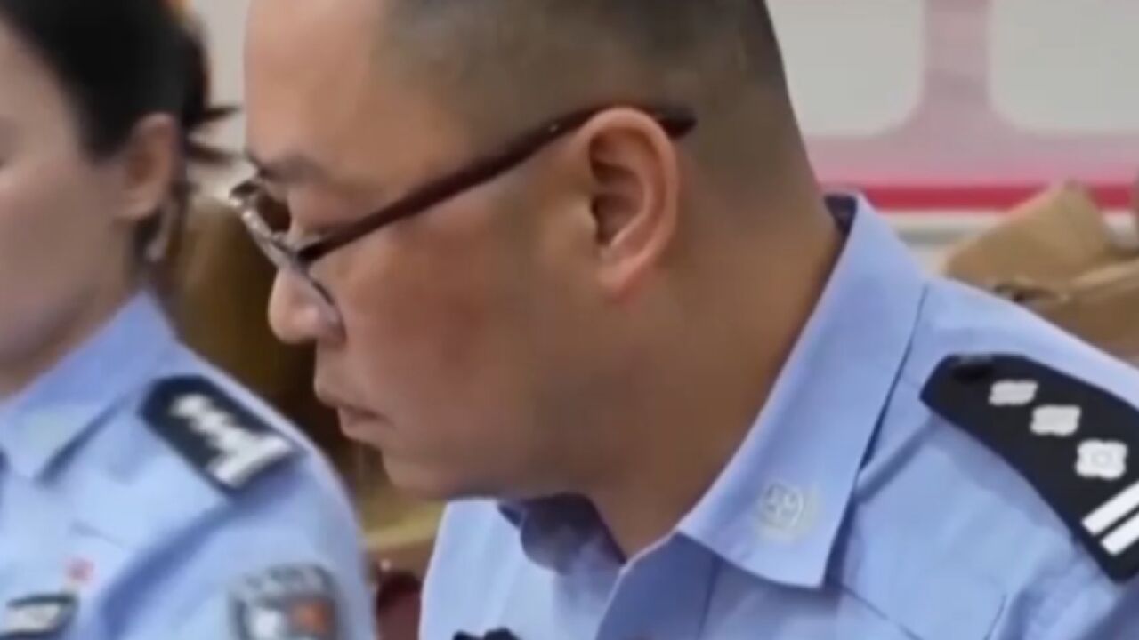 办案民警继续对李某的信息流,资金流,展开详细调查