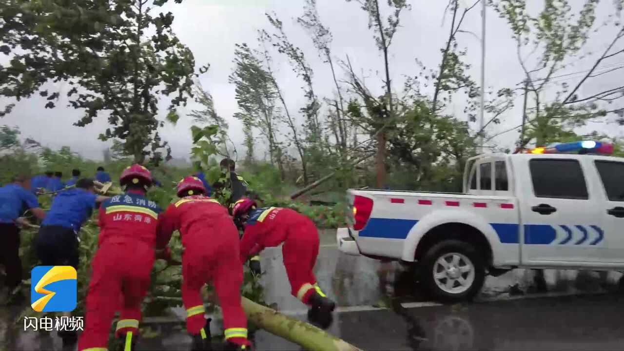 致敬!暴雨中的坚守 这就是山东消防救援力量