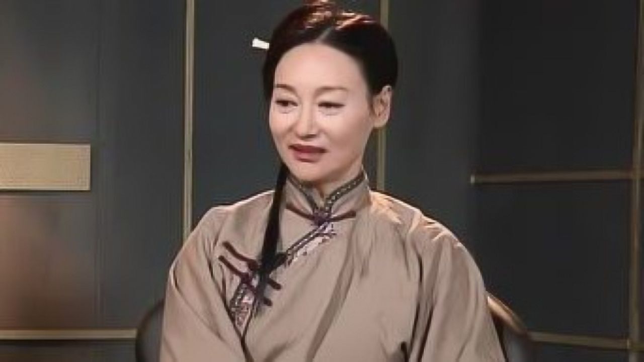 打女惠英红再演武打戏,和孟美岐重演经典《卧虎藏龙》