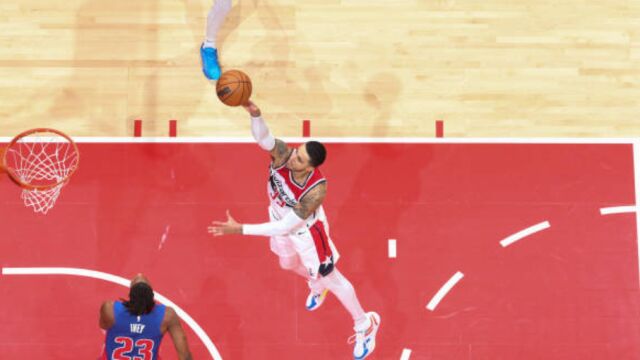 库兹马vs活塞集锦 25+6飞天遁地空接炸筐