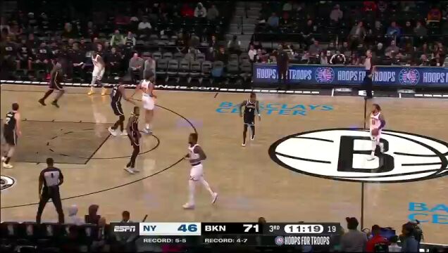 NBA常规赛：尼克斯vs篮网第3节英文原声回放