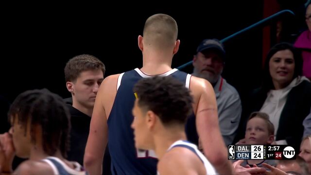 NBA常规赛：独行侠vs掘金第1节中文解说回放