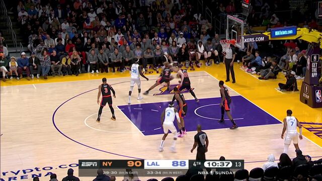 神奇小子又来了！里弗斯空中失衡打成2+1