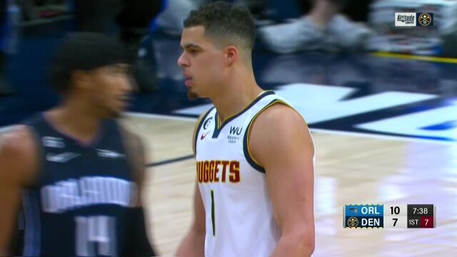 连续虚晃制造空间 富尔茨中距离手起刀落还加罚