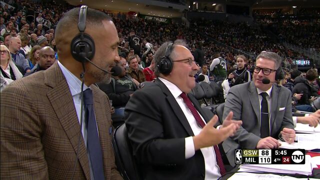 NBA常规赛：勇士vs雄鹿第4节英文解说回放