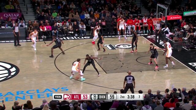 把节奏轻松拿捏 杨撤步三分一箭穿心