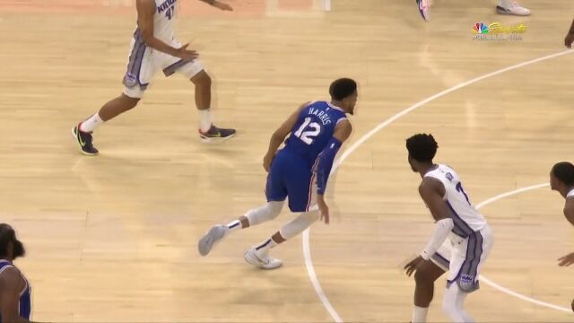 哈里斯快攻一打四 蛇皮走位送上冲天暴扣