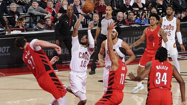 骑士119-113开拓者 利拉德空砍50分主场憾负骑士