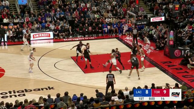 小卡威力不减当面送封盖 反击再助乔治命中追身三分