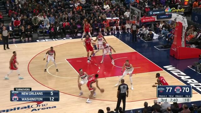 墨菲一步过人欲隔扣加福德惨被血帽 丹尼尔斯抢板突破抛投命中