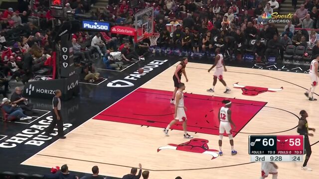 这就是老将的作用！康利一攻一传极度丝滑打停公牛