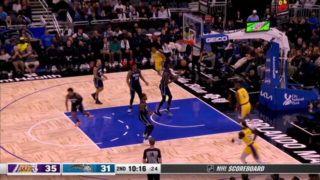 布朗假突真传送香饼 詹姆斯空切起飞挑篮入网